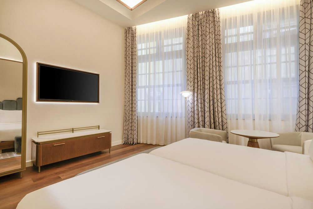 Grand Hotel Centenari, Valencia, Autograph Collection Deluxe Room, 2 Twin Beds 2