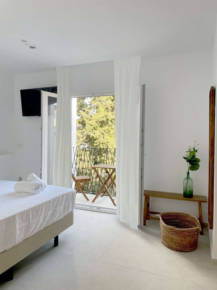 Deluxe Double Room, City View
