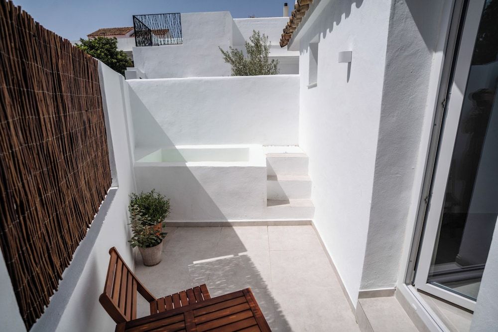 Hotel Boutique Maram - Adults Only Deluxe Double Room, Private Pool 8