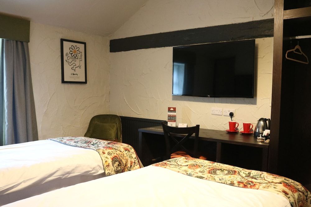 Black Dog Inn Standard Twin Room 3