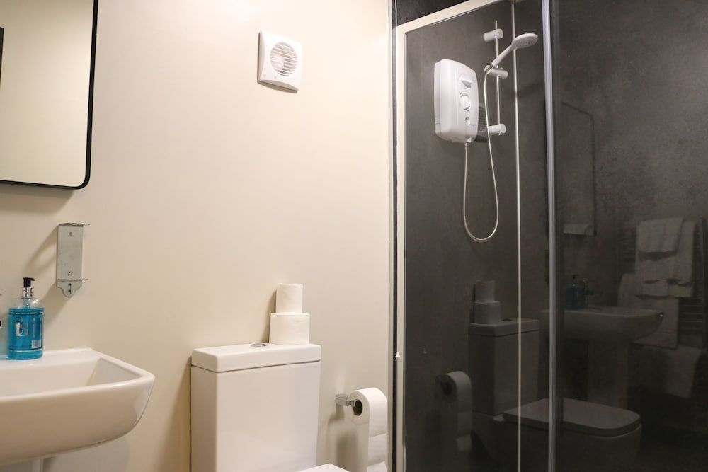 Black Dog Inn Family Room 7