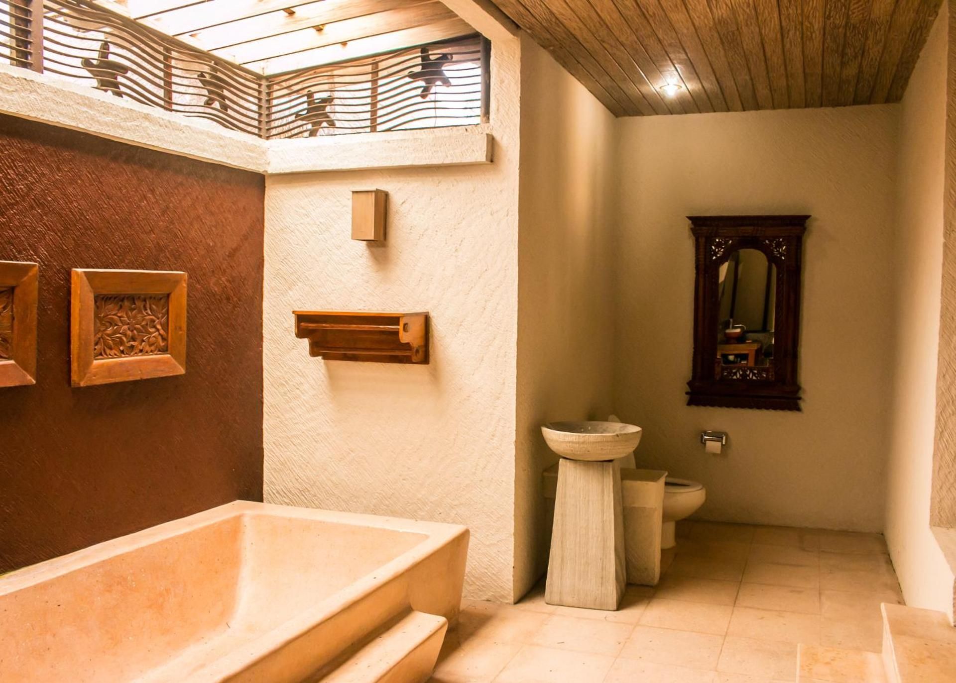 Batu Layar Three-Bedroom Villa with Ocean View