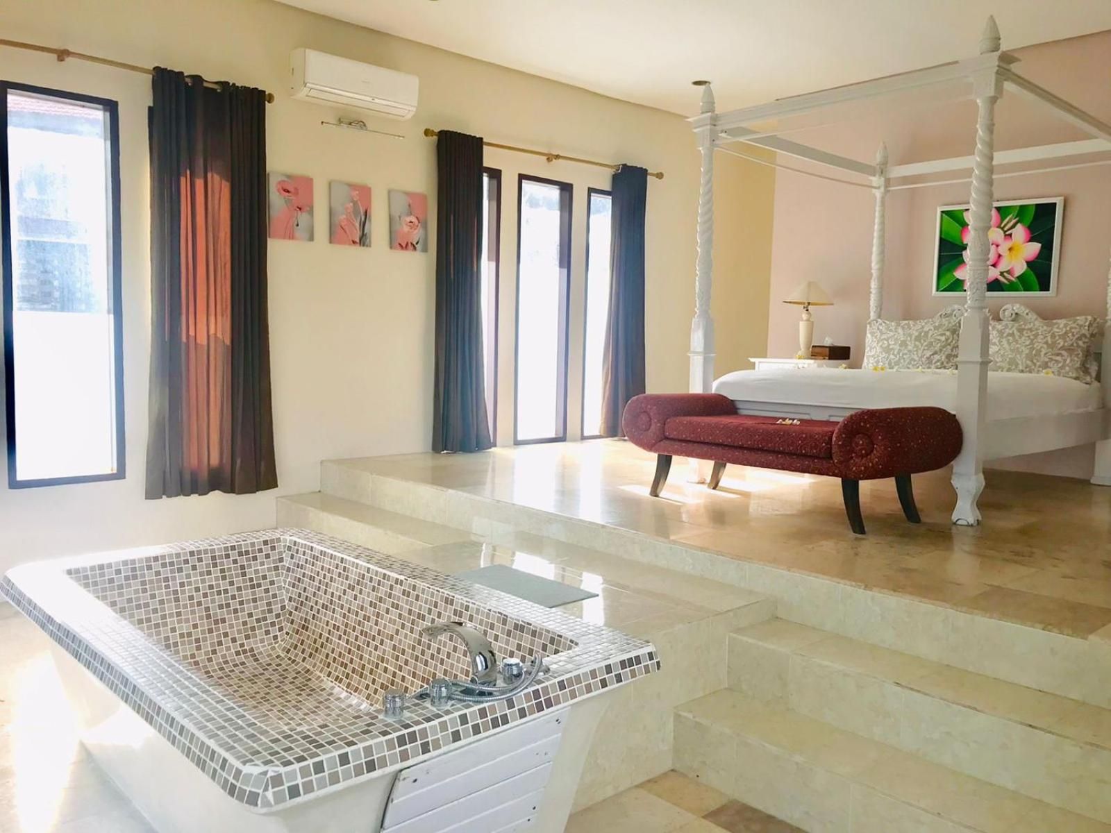 Honeymoon One-Bedroom Villa with Mountain View