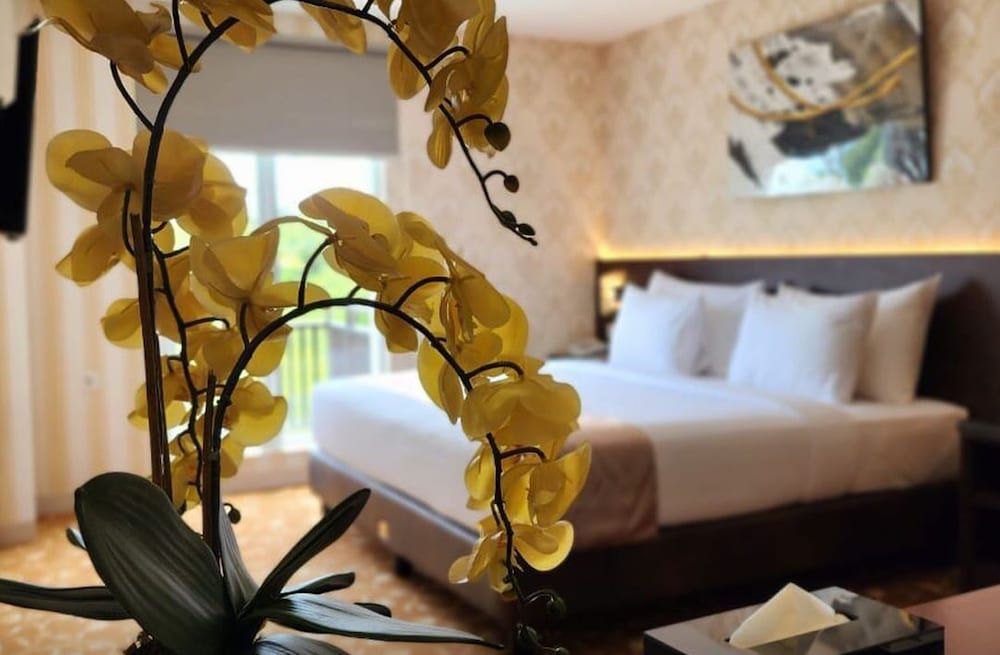 Aimas Hotel & Convention Centre Presidential Suite, 1 King Bed 3