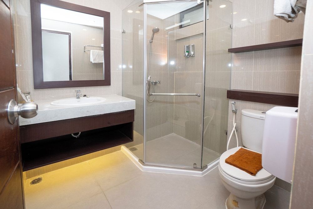 BeSS Resort and Waterpark Lawang Deluxe Quadruple Room 3