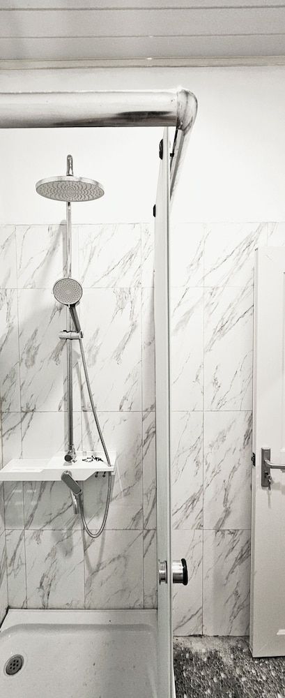 Raffiel Nias Comfort Apartment, 2 Bedrooms, Non Smoking, Kitchen 4