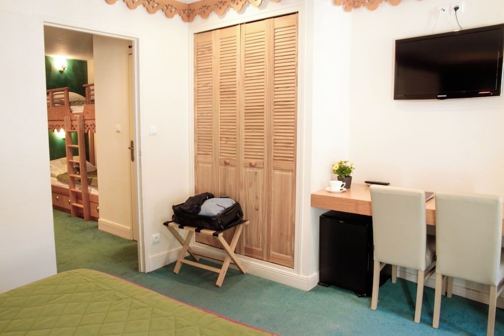 Hôtel le Bois Joli Superior Quadruple Room 7