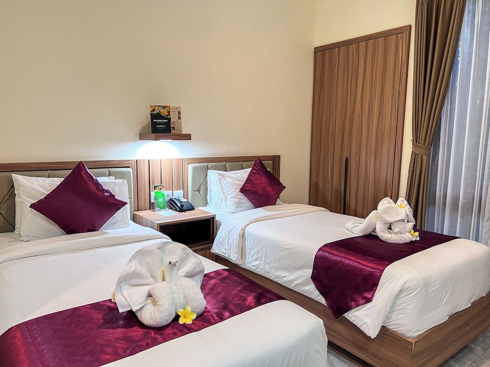 Superior Twin Room, 2 Twin Beds, Pool View