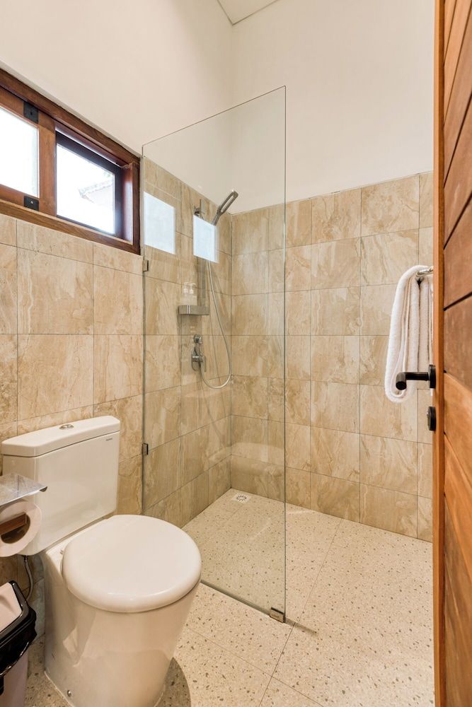 Lala Panzi Villa Standard Double Room, Pool View 7