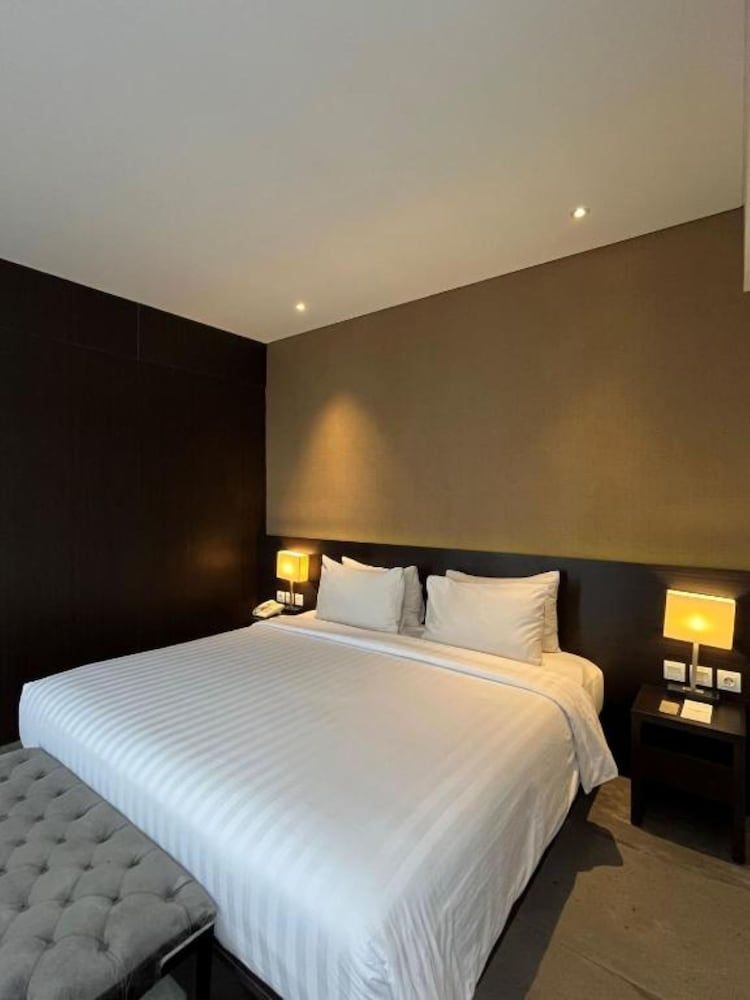 Laska Hotel Sukabumi Deluxe Room, City View 3