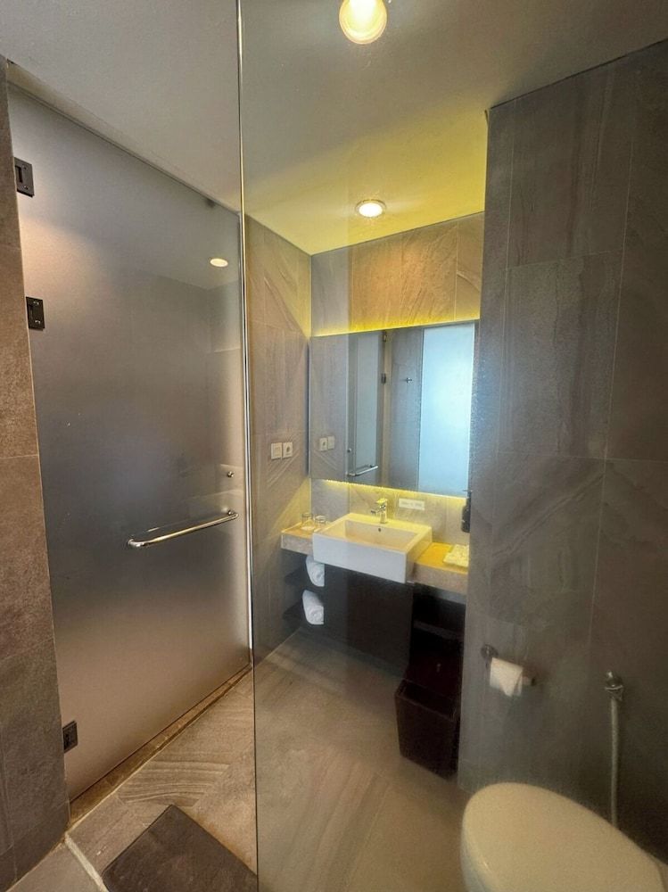 Laska Hotel Sukabumi Junior Room, City View 4