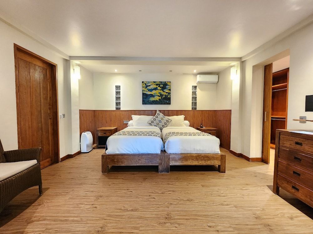 Deluxe Villa, 2 Bedrooms, Private Bathroom, Pool View