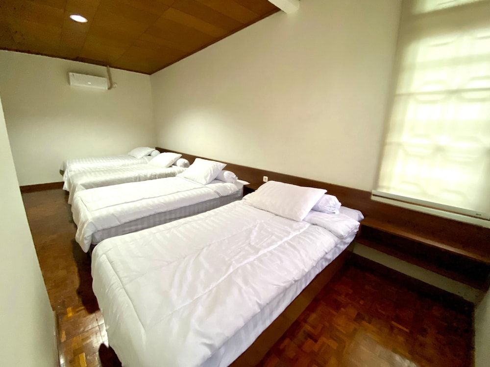 SF Homey Puri Indah Family Villa, Multiple Bedrooms, Private Pool 11