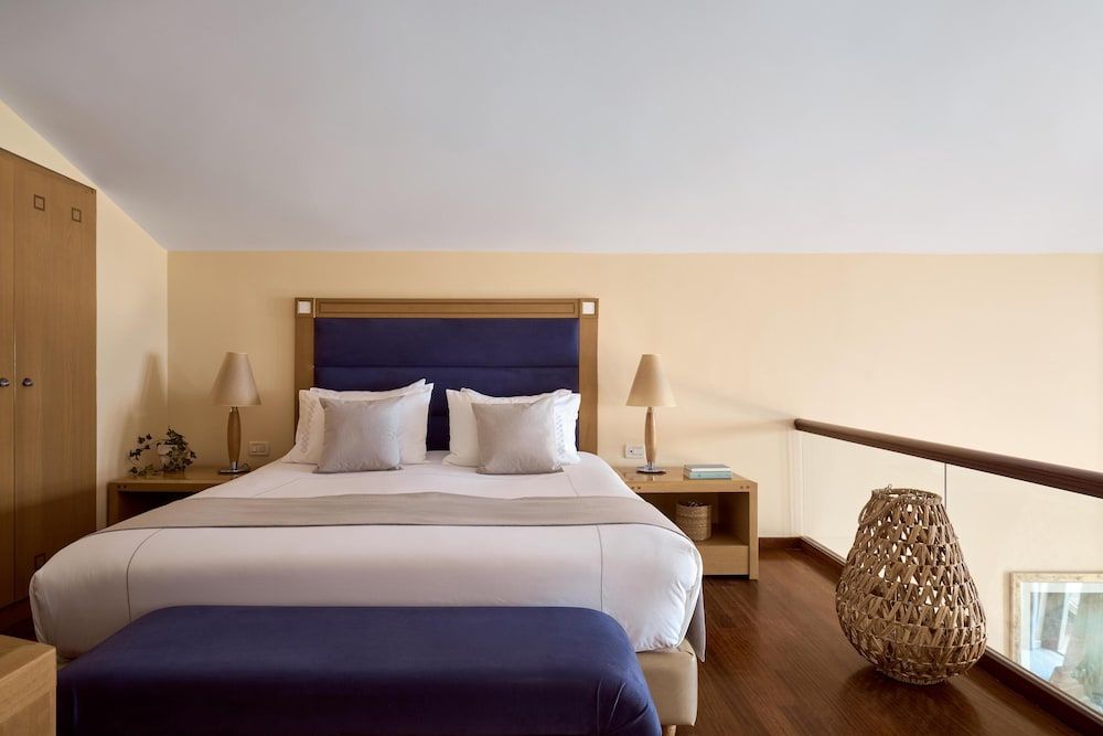 Suite, Sea View