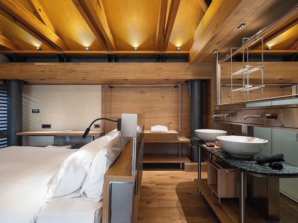 Elysia Boutique Hotel Presidential Suite, City View 4