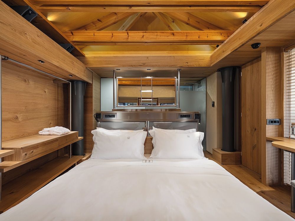 Elysia Boutique Hotel Presidential Suite, City View