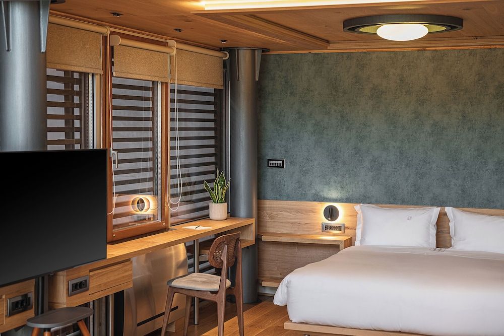 Elysia Boutique Hotel Presidential Suite, City View 16