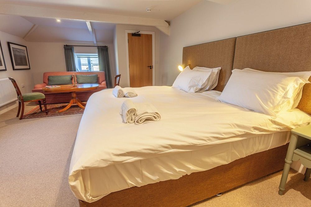 The Rose & Thistle Alwinton Family Room 2