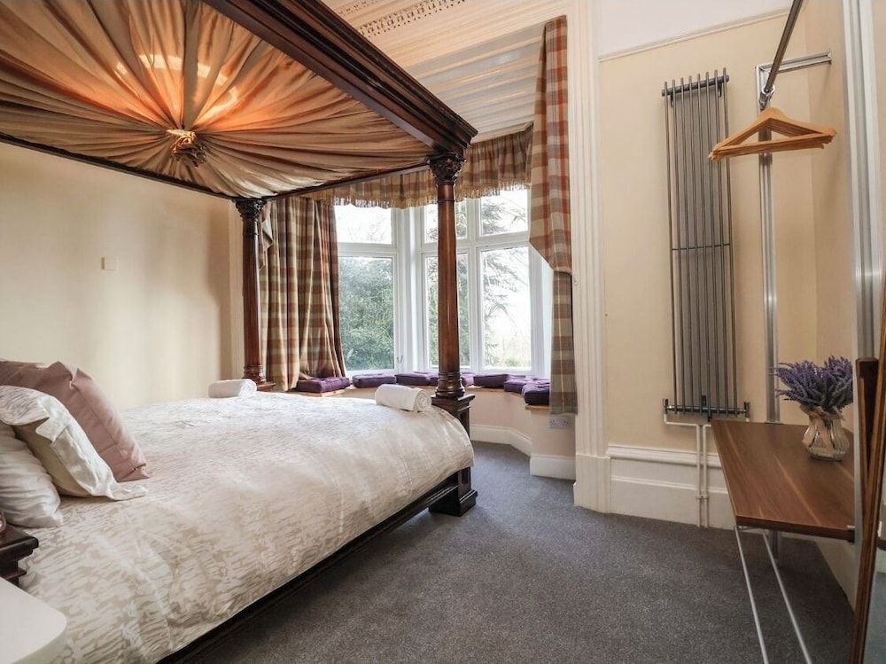 Double Room (Four Poster)