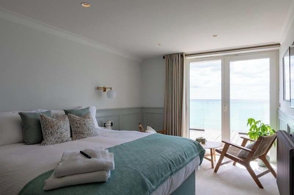 Coastal deluxe ground floor