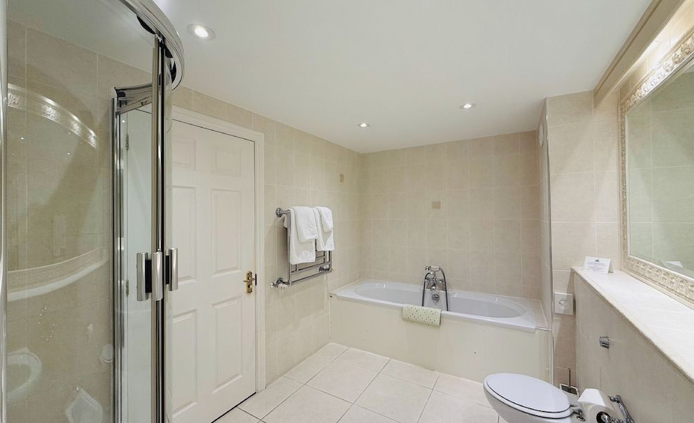 Hustyns Hotel Junior Suite, 1 Queen Bed 9