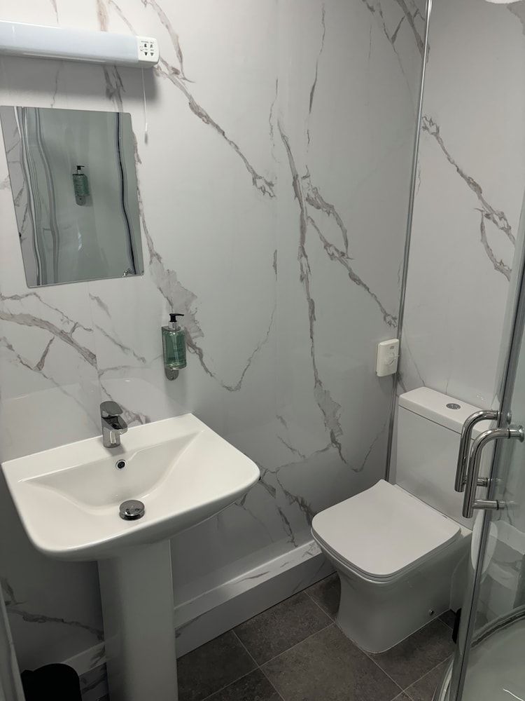 Lomond Hills Hotel & Health Club Superior Double Room, 1 King Bed, Private Bathroom 5