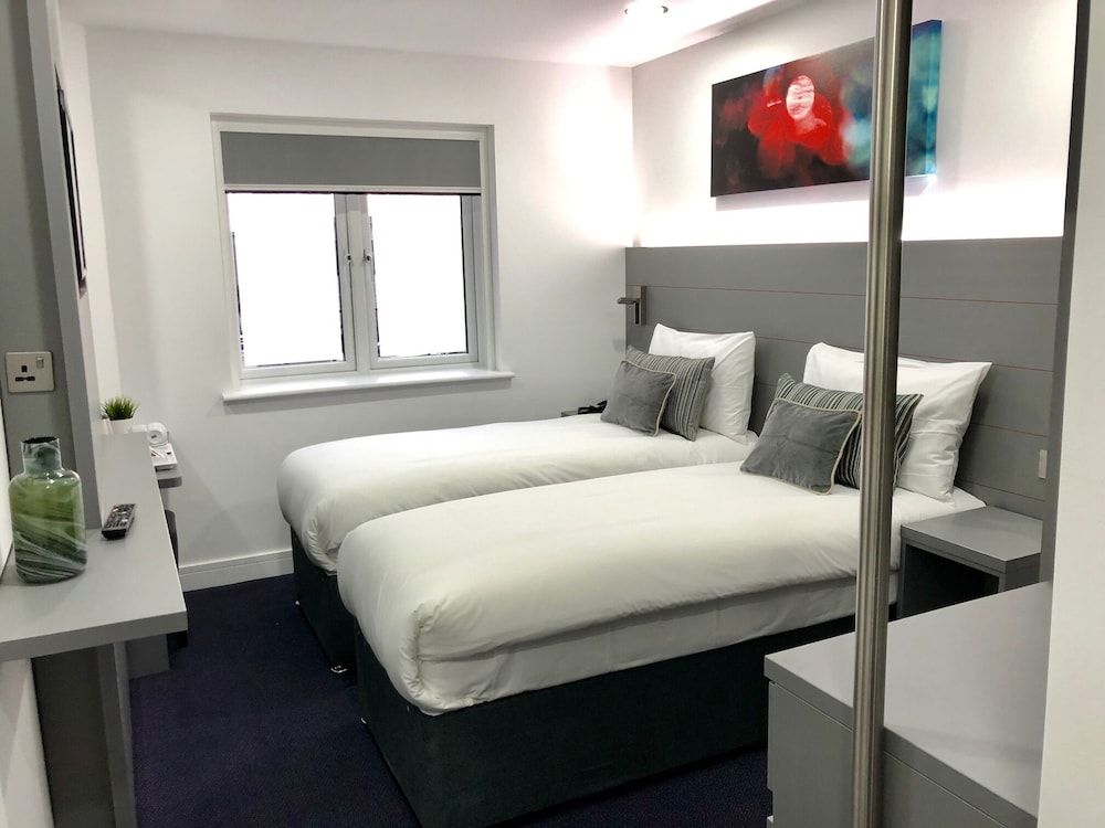 Ilford Hotel Goodmayes Double or Twin Room, Ensuite 3