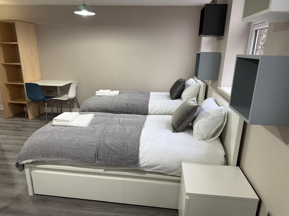 Ryegate House Colchester Superior Twin Room, Multiple Beds, Kitchenette 3