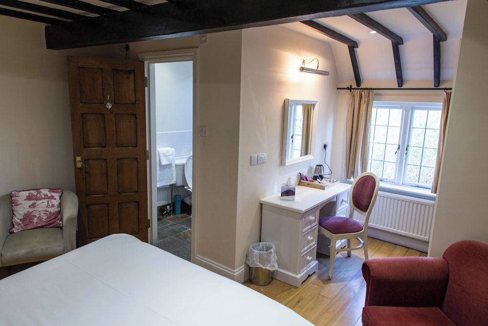 The Thatched Cottage Inn Classic Double Room 6