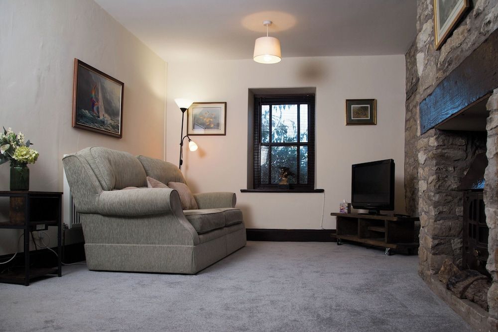 The Thatched Cottage Inn Family Cottage 3