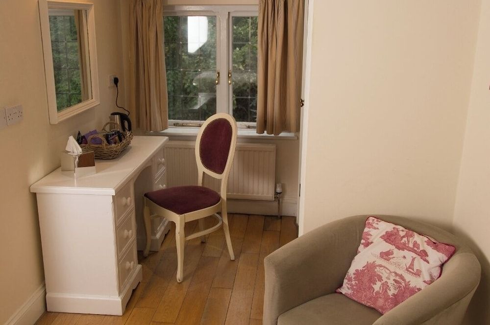 The Thatched Cottage Inn Classic Double Room 5