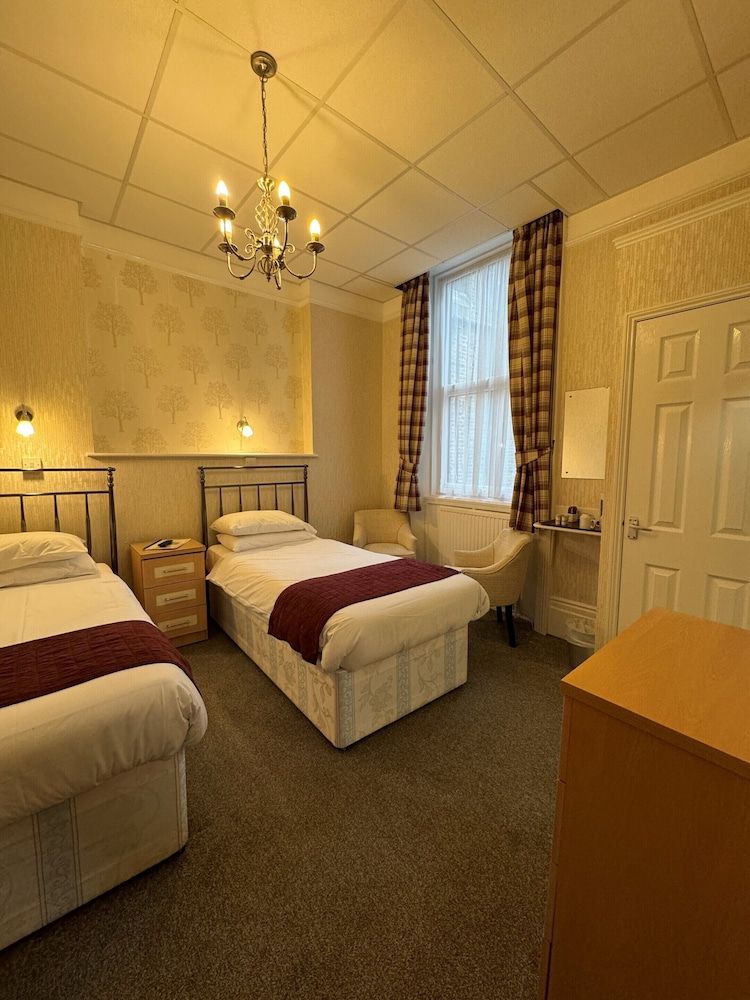 Haddon Hall Hotel Standard Twin Room 3