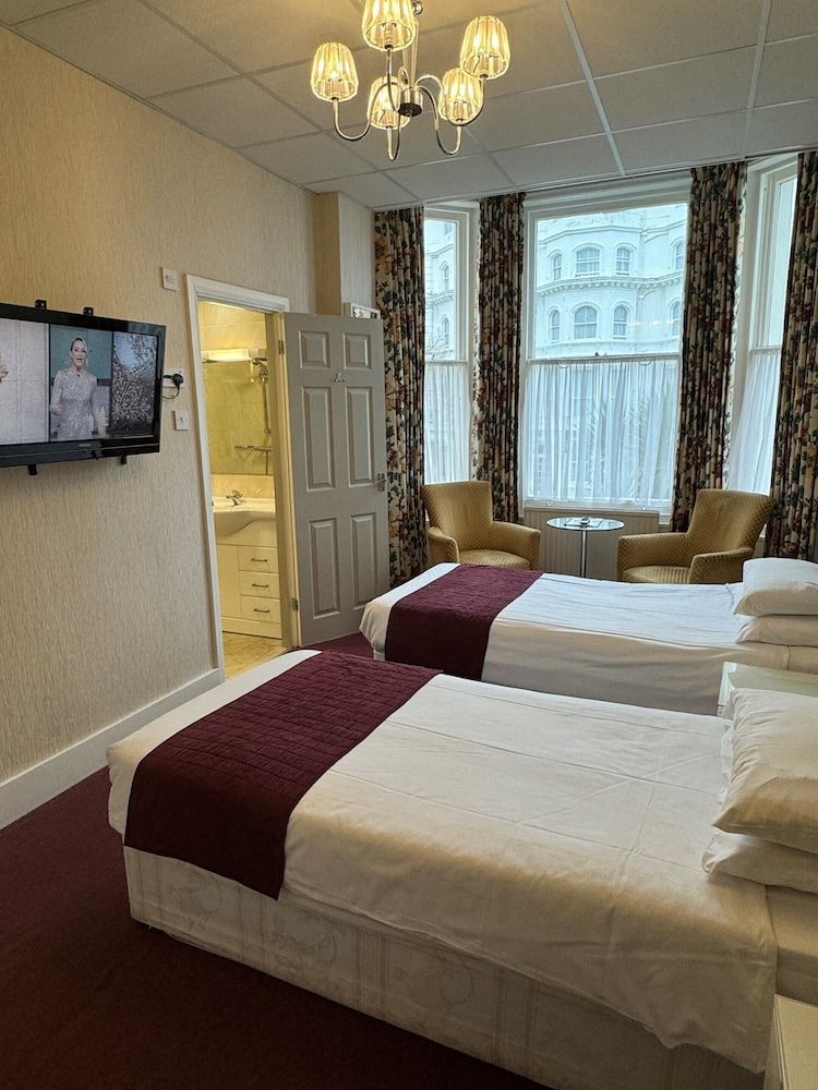 Haddon Hall Hotel Executive Twin Room, Ensuite 4