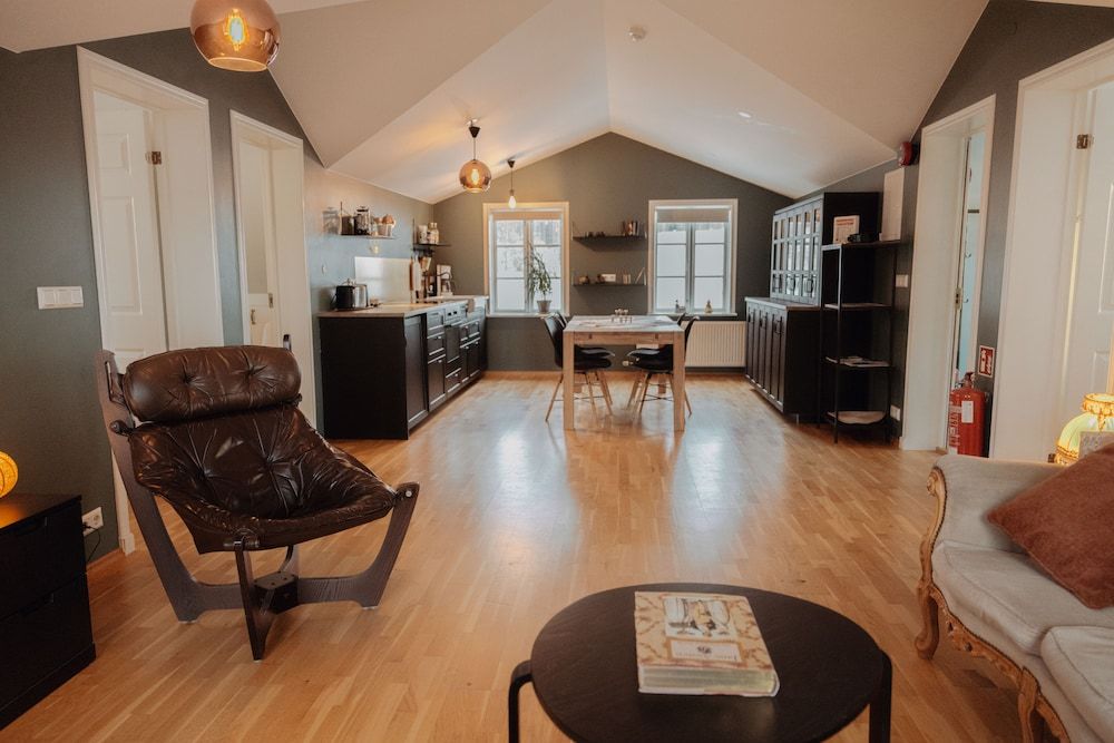 Gamli Skolinn Husavik Deluxe Loft 11