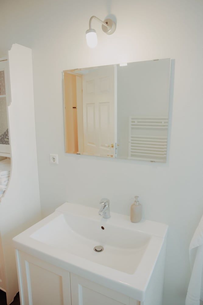 Gamli Skolinn Husavik Family Apartment 6