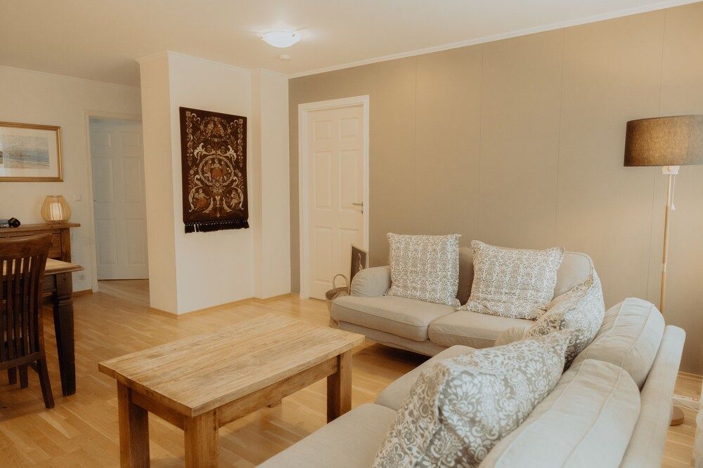 Gamli Skolinn Husavik Apartment 5