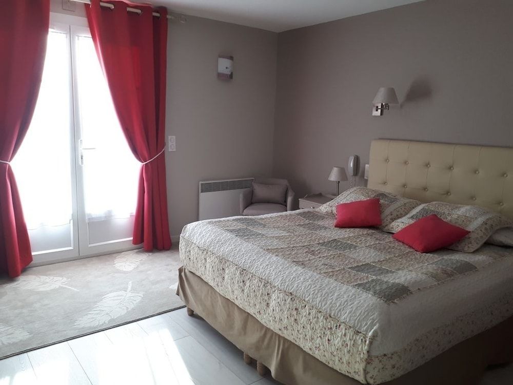 Hôtel des Granges Superior Triple Room 2