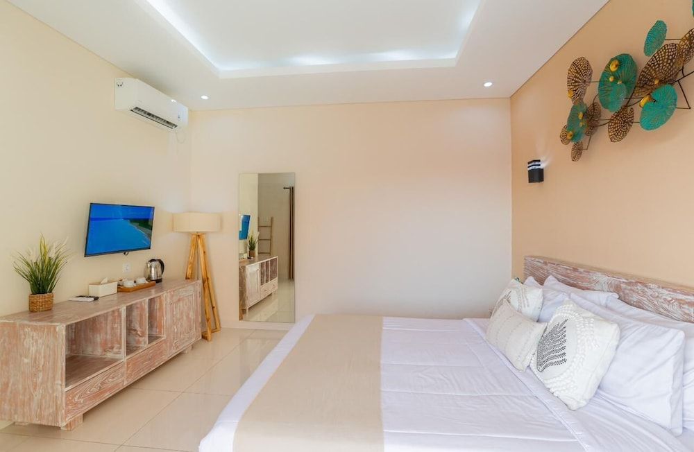 Deluxe Studio, Pool View