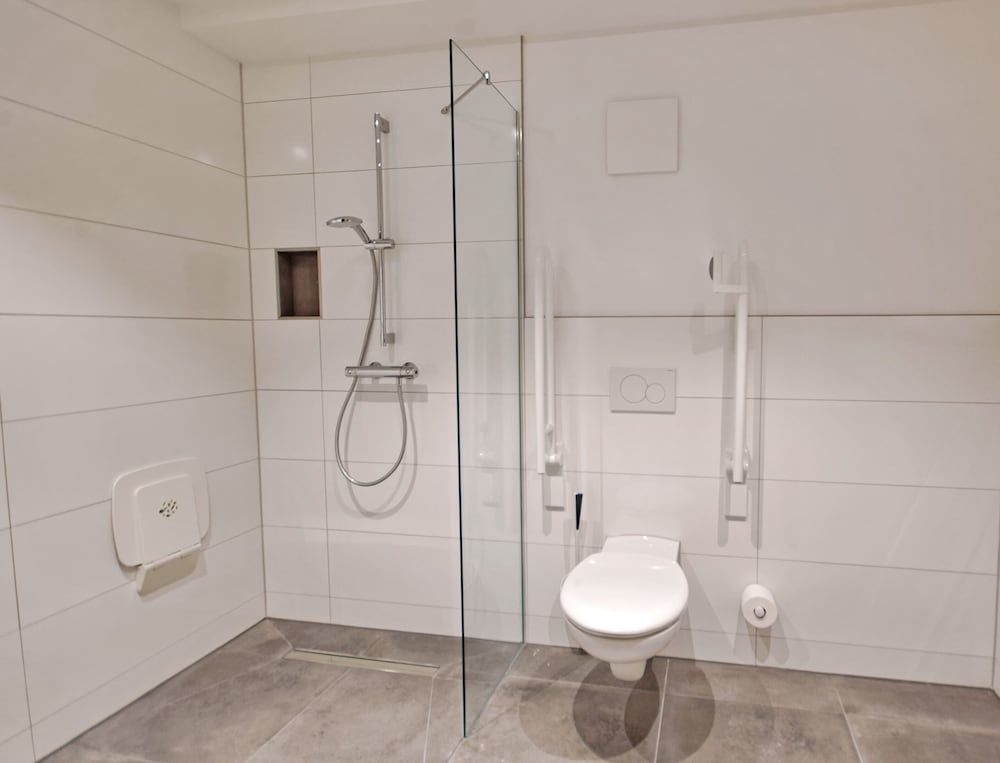 Deluxe Double Room (Handicapped-Accessible)