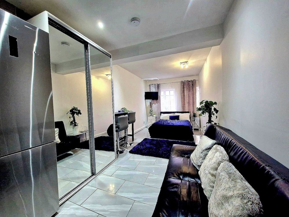 Seaside Escape - Sleeps 4 - Pets Ok - Free Parking Apartment 20