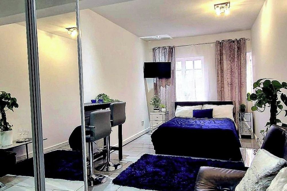 Seaside Escape - Sleeps 4 - Pets Ok - Free Parking Apartment 3