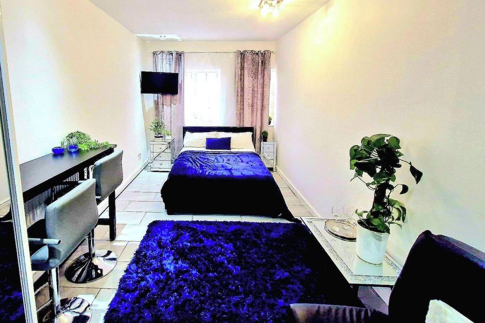 Seaside Escape - Sleeps 4 - Pets Ok - Free Parking Apartment 2