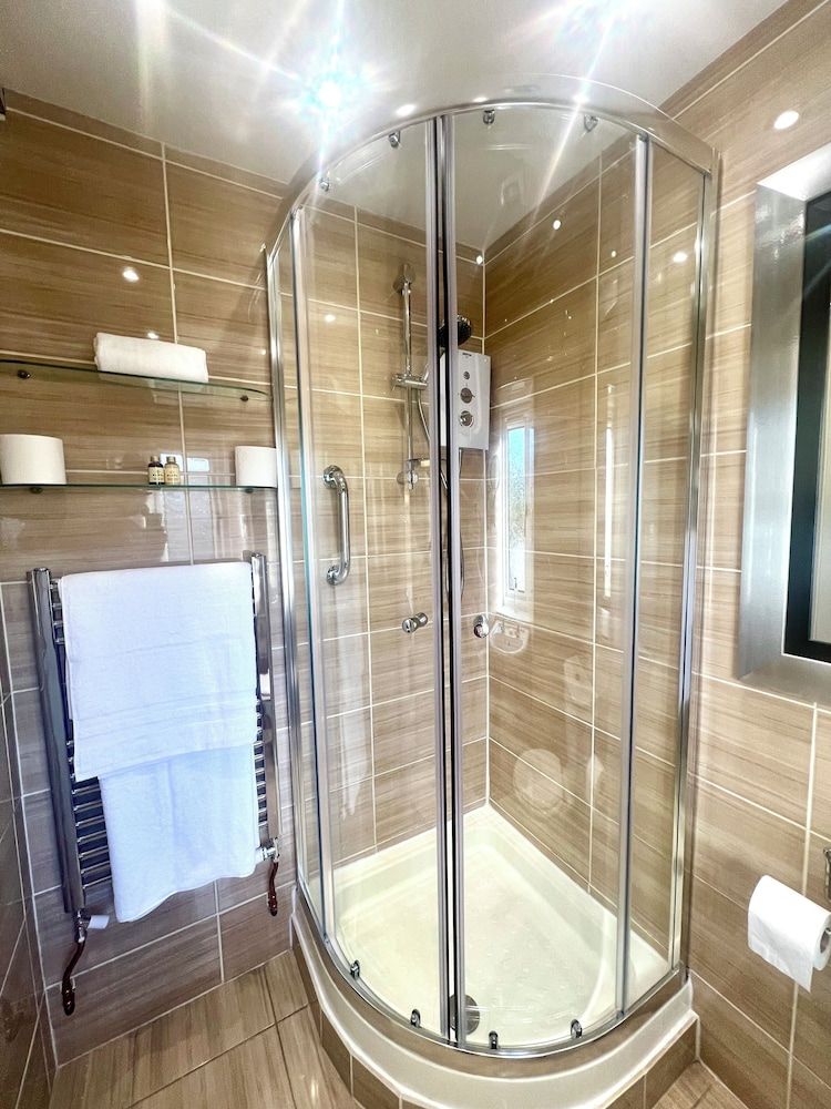 ApartNest Auchterarder Deluxe Double Room, Non Smoking, Private Bathroom 2