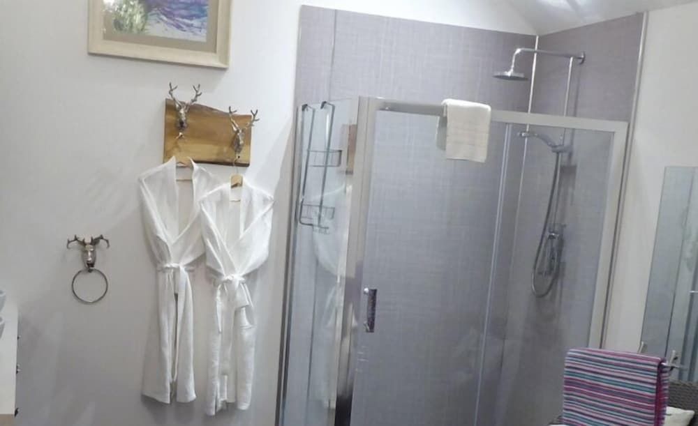 Dalnoid Cottages & Treehouses Luxury Tree House, 1 Bedroom (Scots Pine Adult only) 6