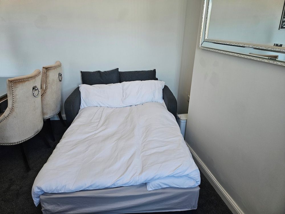 Telford Tranquility Apartment Flat 3 for 4 Guests Apartment 2