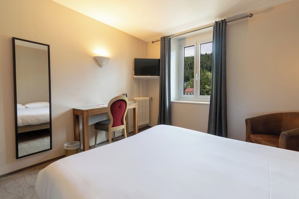 Hôtel Le Lac Chambre Standard Grand Lit Ct Fort et Rout 2