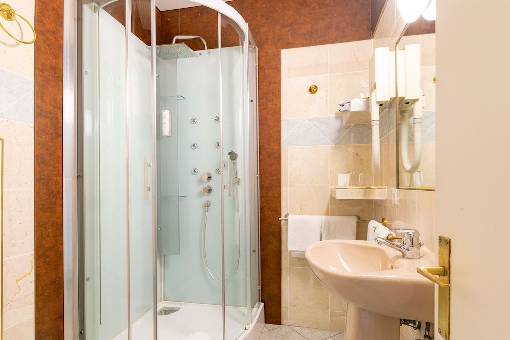 Hôtel Le Lac Twin Room, Lake View 3