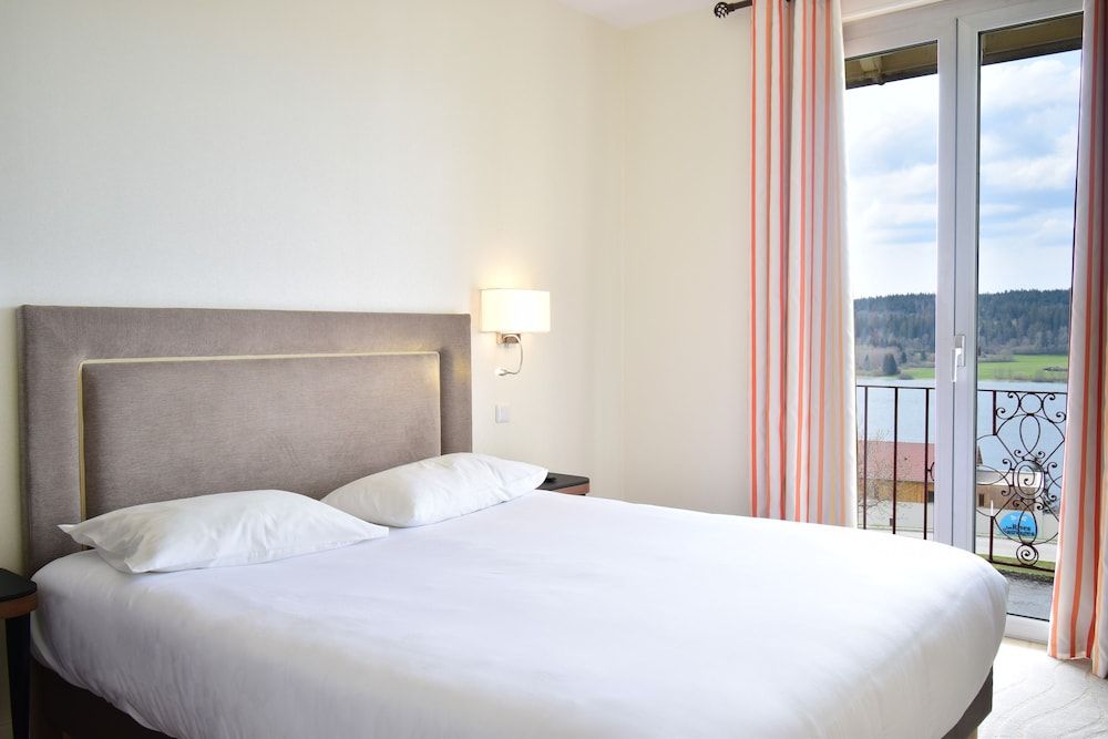 Hôtel Le Lac Double Room, Balcony, Lake View 2