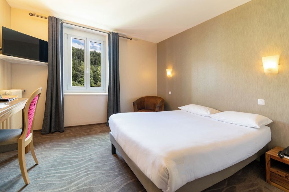 Hôtel Le Lac Chambre Standard Grand Lit Ct Fort et Rout