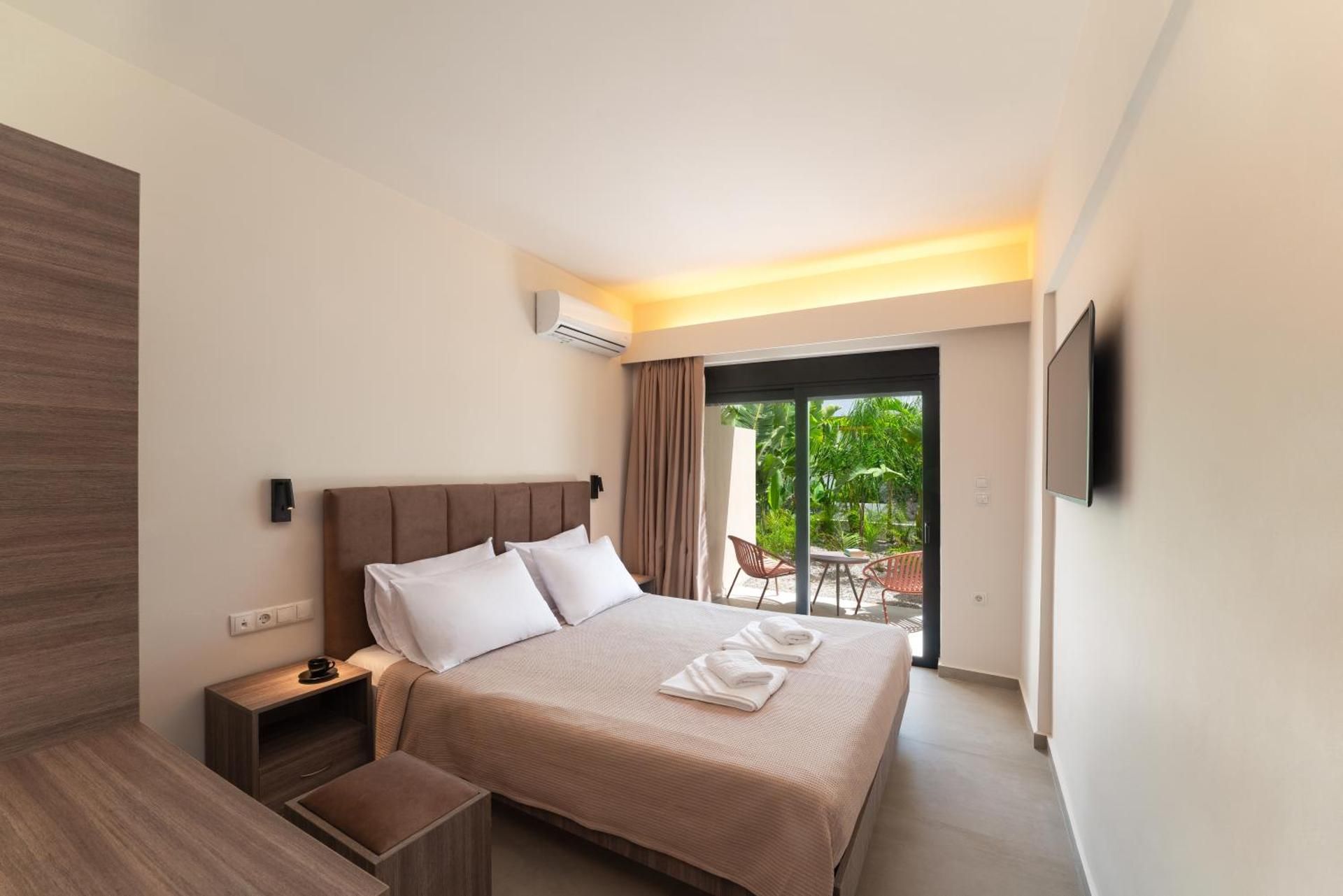 Triple Room with Terrace